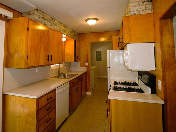 3rd image of 2049 SE 157th Ave
