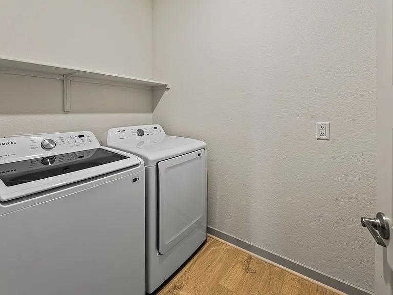 10906 Fulton Ave — Photo 30