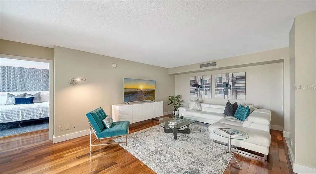 2 bed, 2.0 bath, 1575 sqft, $7,500 — Photo 2