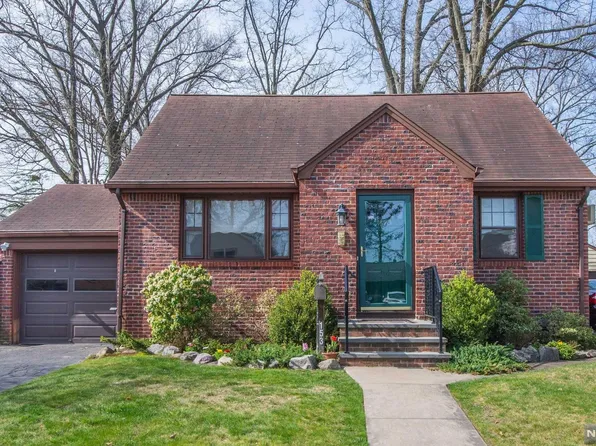 153 Madison Ave, Rochelle Park, NJ 07662