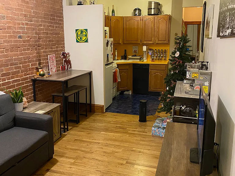 923 Willow Ave #5 — Photo 1