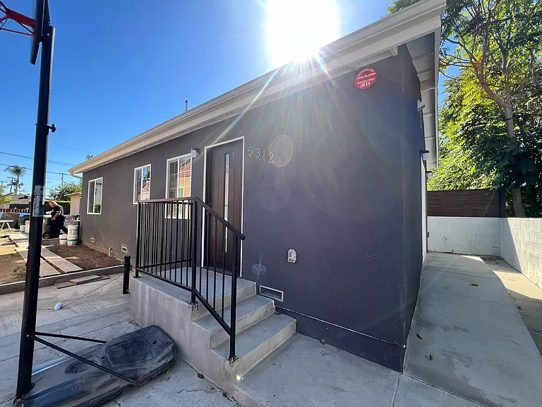 5310 Navarro St — Photo 17