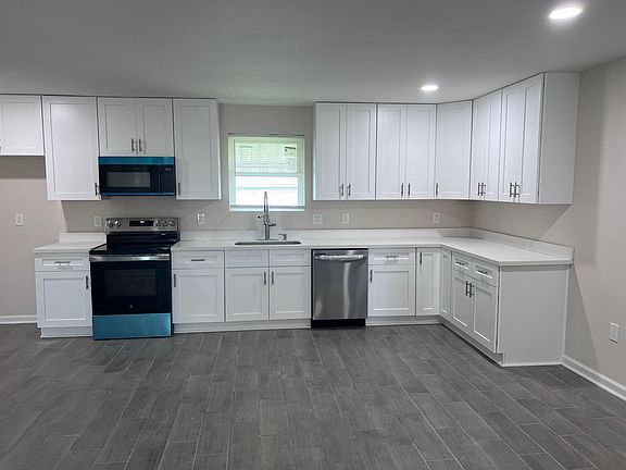 2nd image of 3024 Decomine Dr