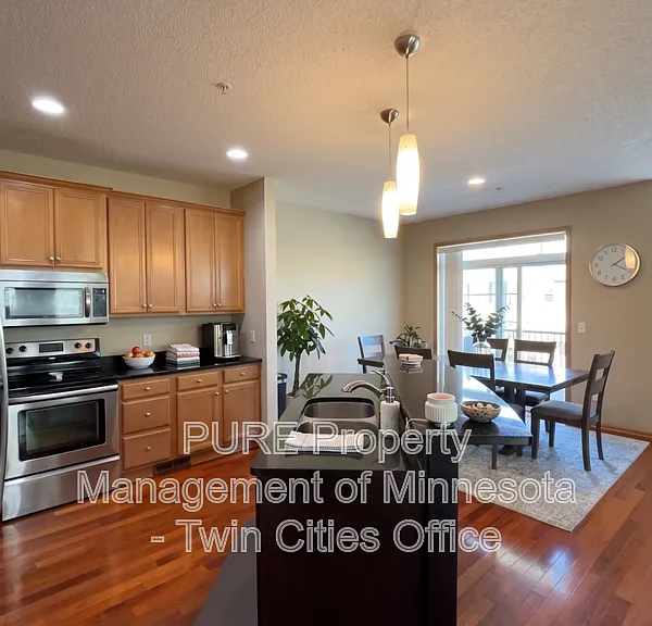 8051 Larch Ln N — Photo 6