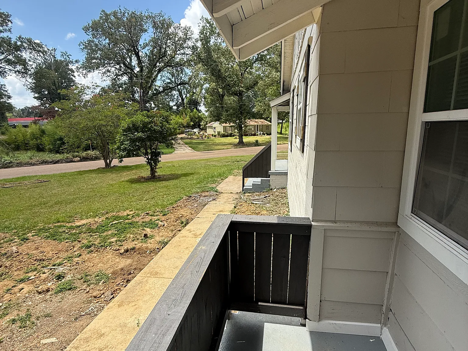 5 bed, 2408 sqft, $2,000 — Photo 4