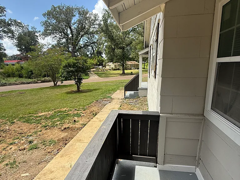 520 Oakhill Dr — Photo 4