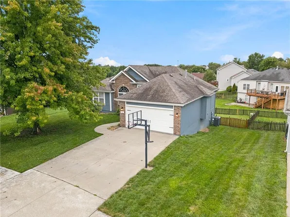 9101 NE 110th St, Kansas City, MO 64157