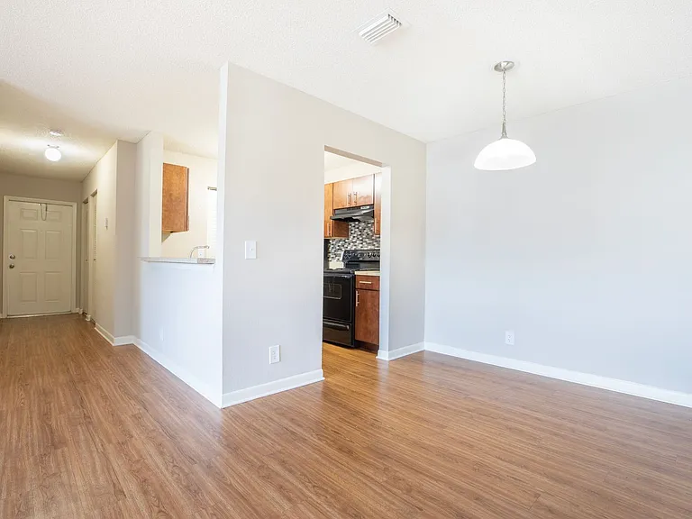 CORAL FALLS APARTMENTS — Photo 54