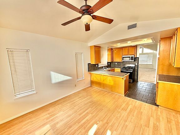 3rd image of 39580 Del Val Dr