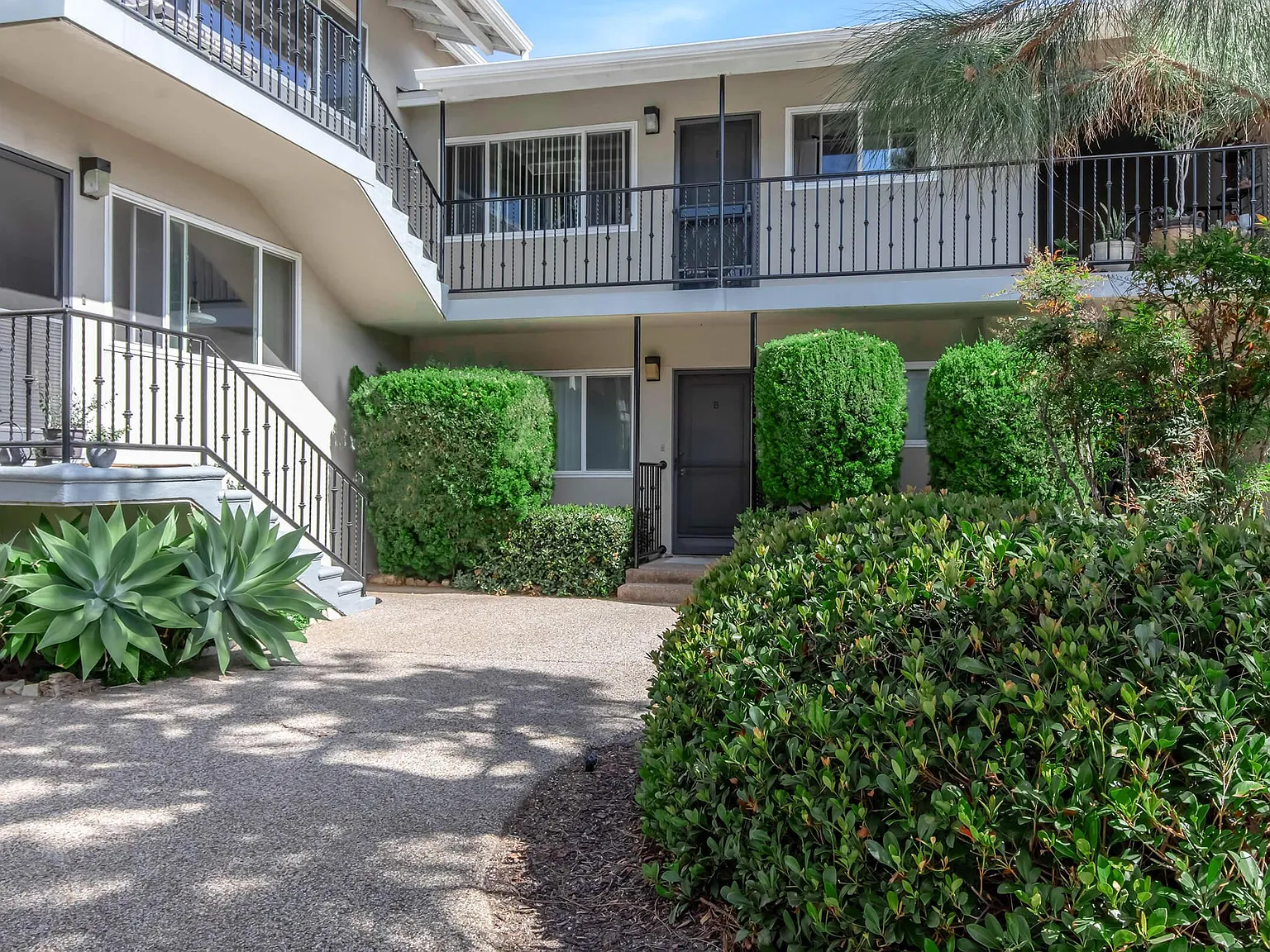 Seaside Apartments — Photo 4