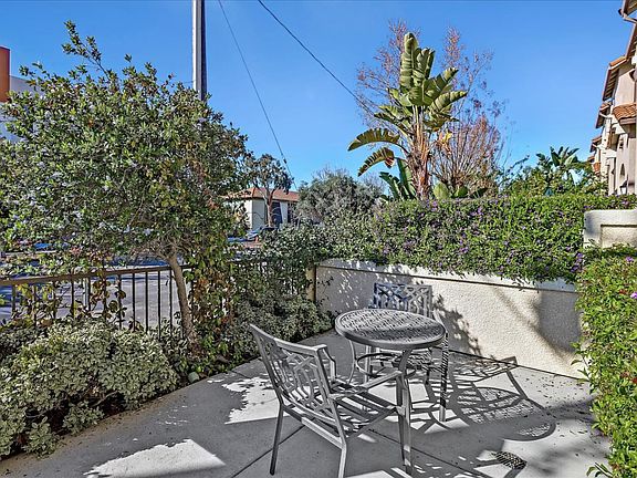 2nd image of 898 S Winchester Blvd