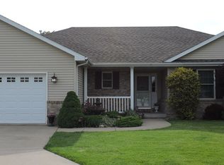 607 S Oak Grove, Athens, IL 62613