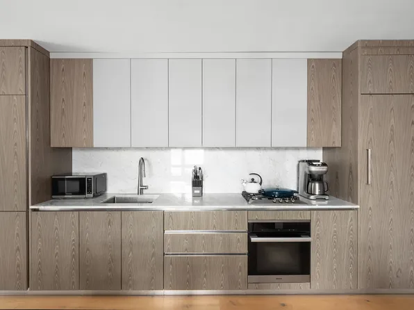 229 9th Street image 5 of 11