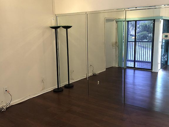 Living room / Upgraded Floors