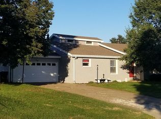 1517 Camelot Dr, Henderson, KY 42420