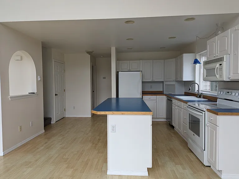 354 Canal Dr NE — Photo 6