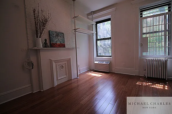 Rented by Michael Charles New York | media 16