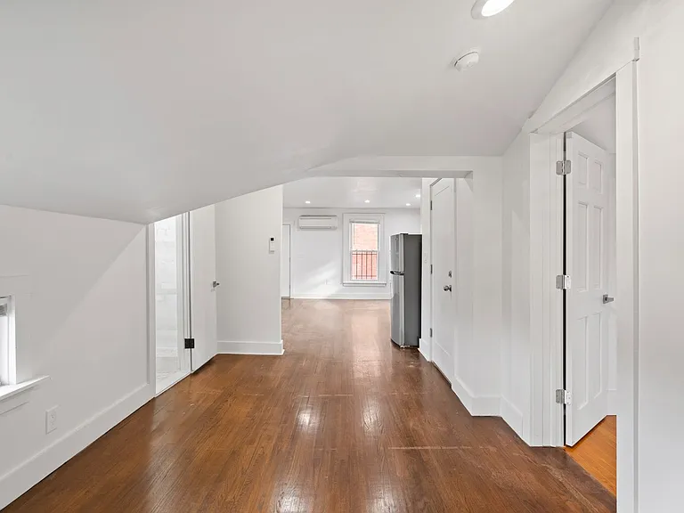 455 George St — Photo 18