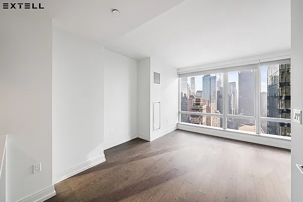 Rented by Extell Marketing Group LLC | media 1