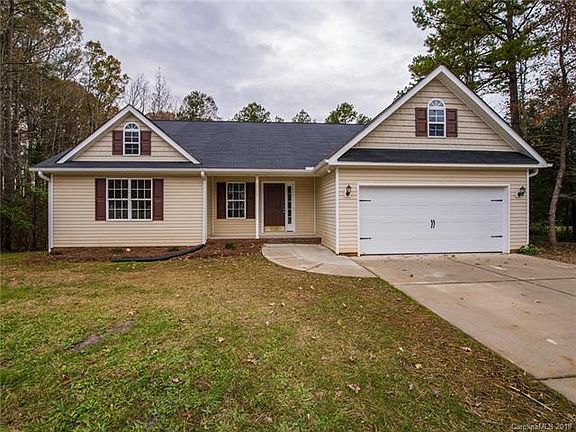 2nd image of 2001 Larkspur Ln