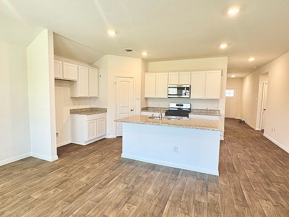 5th image of 111 Arroyo Sweetwood Cir