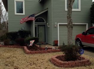 5448 Chatham Lake Dr, Virginia Beach, VA 23464