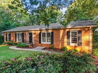 1817 Beechtree Rd, Greensboro, NC 27408
