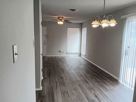 3rd image of 8878 Meadow Range St