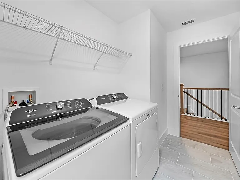 1856 Crowncrest Dr — Photo 37