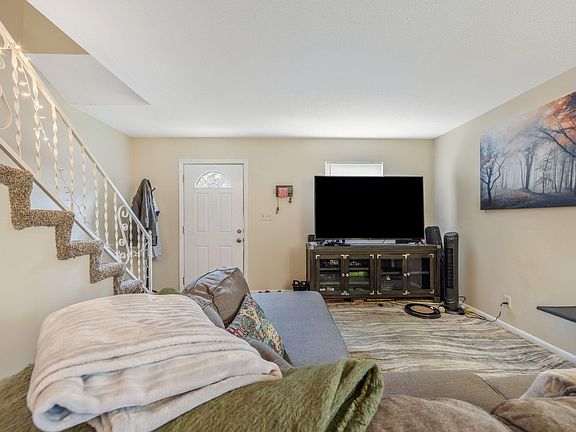 5th image of 2402 Briggs Ave