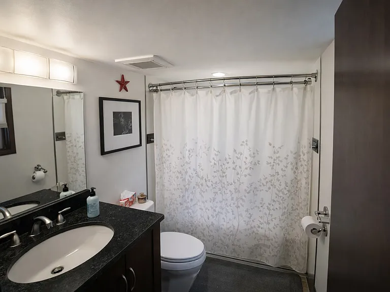 409 Park Cir #2 — Photo 7