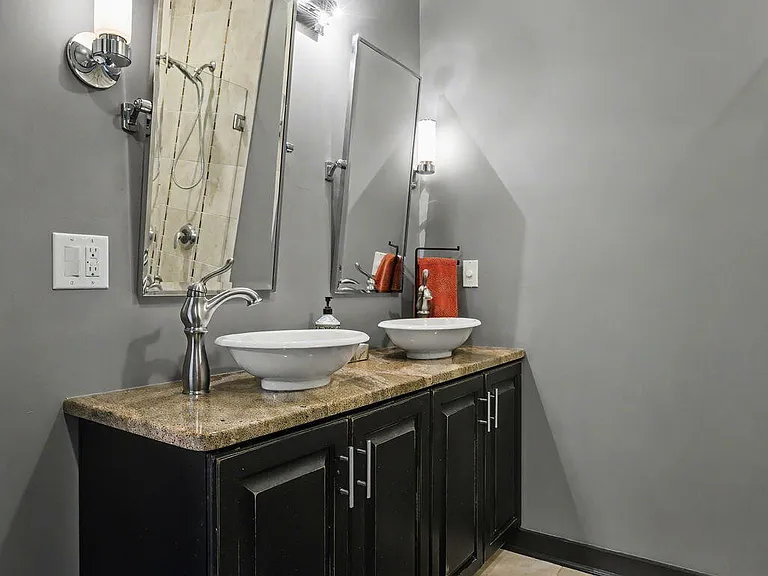 261 S Limestone St #304 — Photo 50