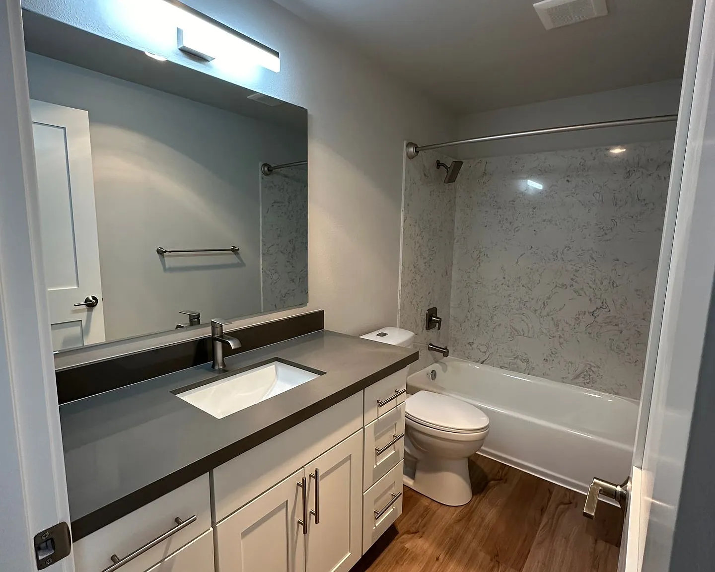 Linden 6 Apartments - Located at Fremont — Photo 4