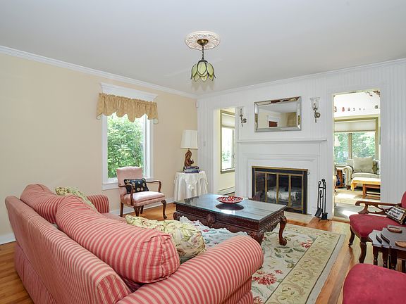 3rd image of 12 Polly Ln