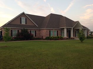 5204 Remington Rd, Moss Point, MS 39562