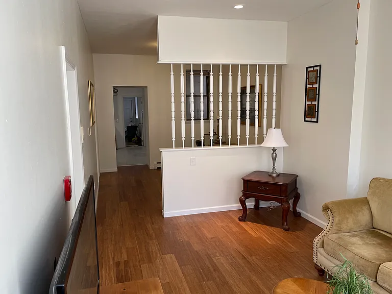 669 Ferry St — Photo 11