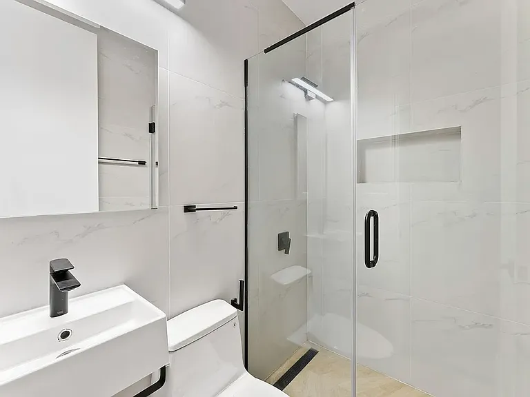 423 Court St #3 — Photo 9