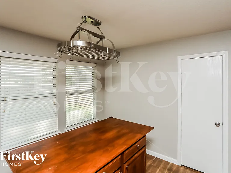 13925 Walnut Canyon Ct — Photo 5