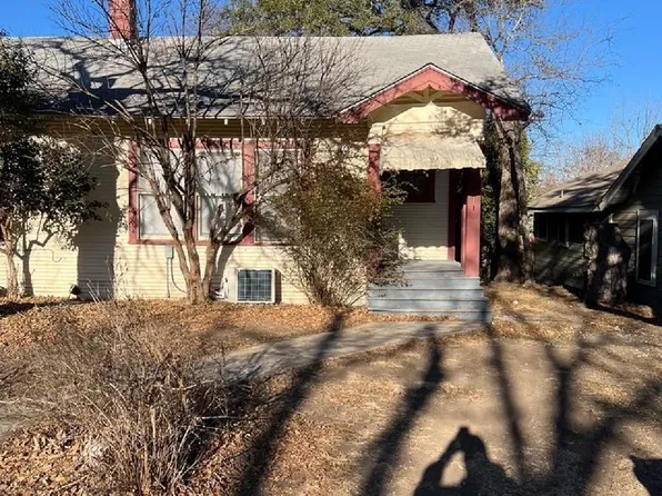 820 N Wheless Ave, Kerrville, TX 78028