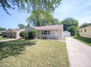 716 Woodland Dr, Rockford, IL 61108
