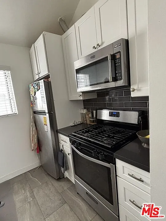 3 bed, 2.0 bath, 1140 sqft, $6,000 — Photo 4