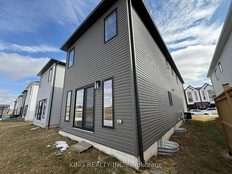 1612 Capri Cres #UPPER — Photo 27