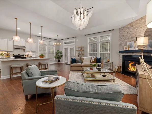 725 Weavers Ridge Dr, Cary, NC 27519