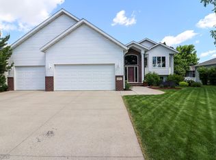 3227 42nd Ave S, Fargo, ND 58104