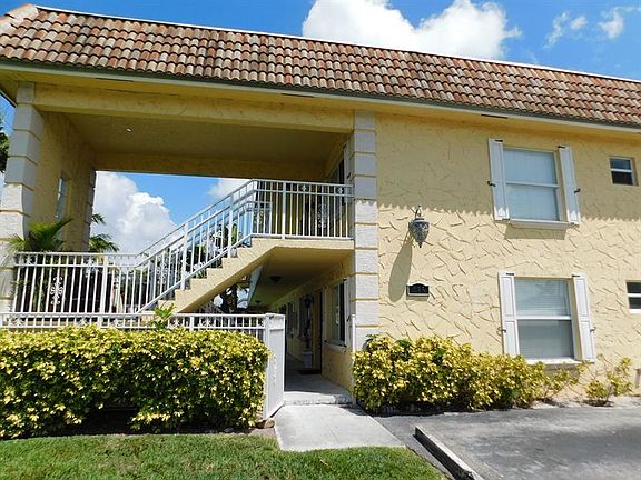 2nd image of 735 Hummingbird Way APT 204