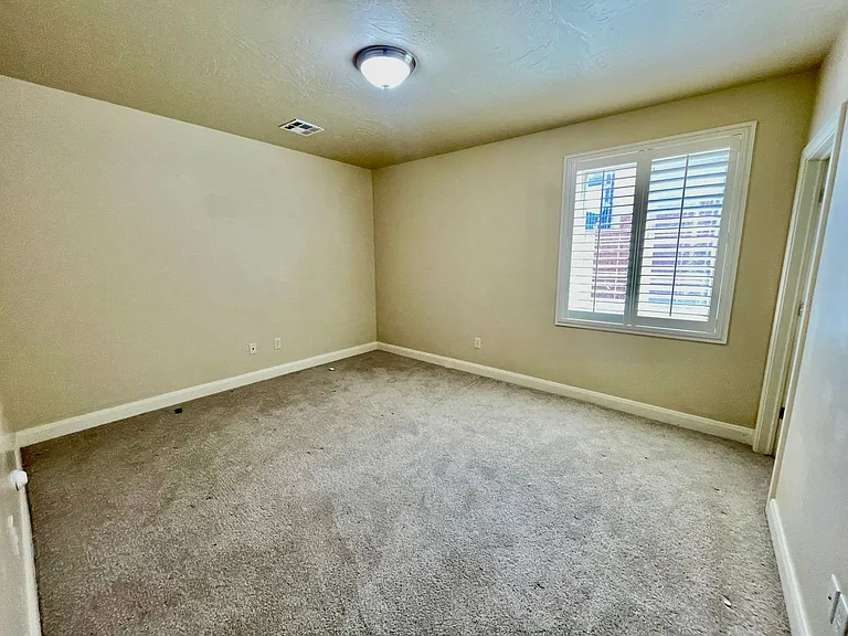 436 E Paris Dr — Photo 17