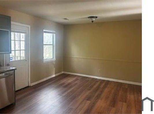 3rd image of 9732 Williamsburg Dr