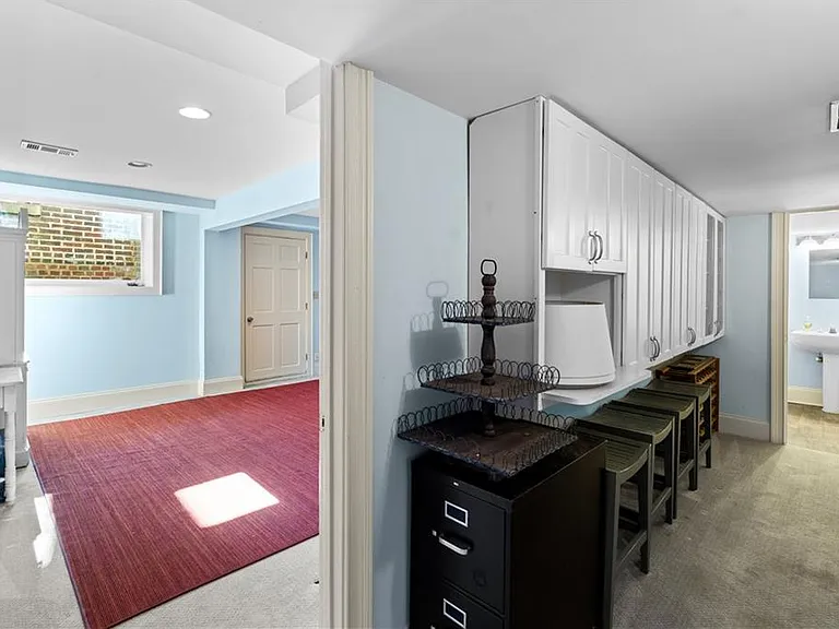 979 Springdale Rd NE — Photo 40