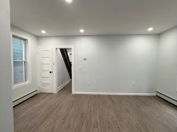 407 Elm Street image 5 of 20