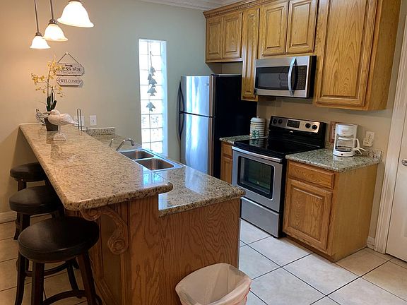 4th image of 110 E Harbor St #5